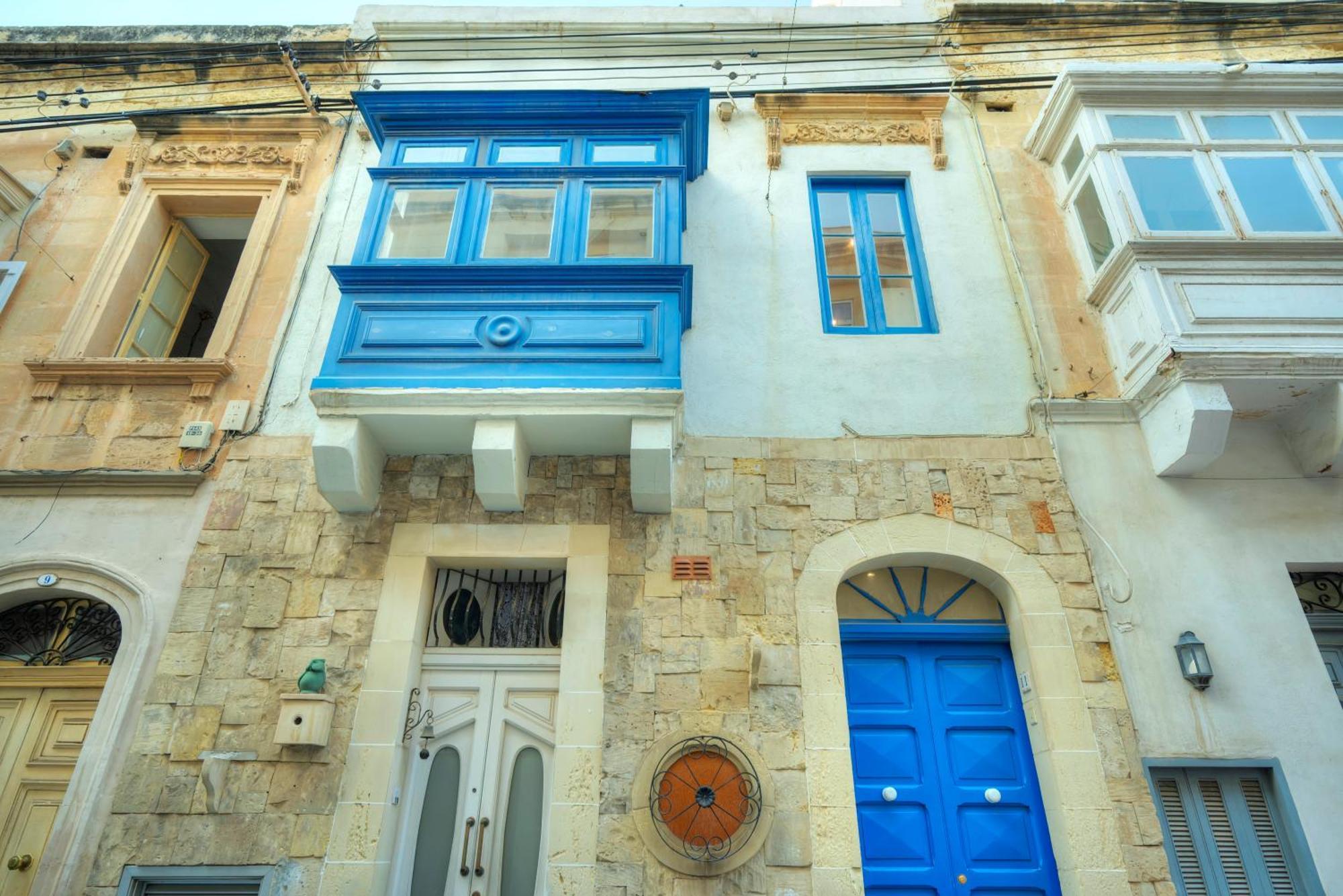 Seaview Sliema 30 Seconds To High Street & Ferry, 2X Double En-Suite Bedrooms, Modern Whole Traditional Townhouse, Kitchen, Living Area, & Roof Terrace Eksteriør bilde