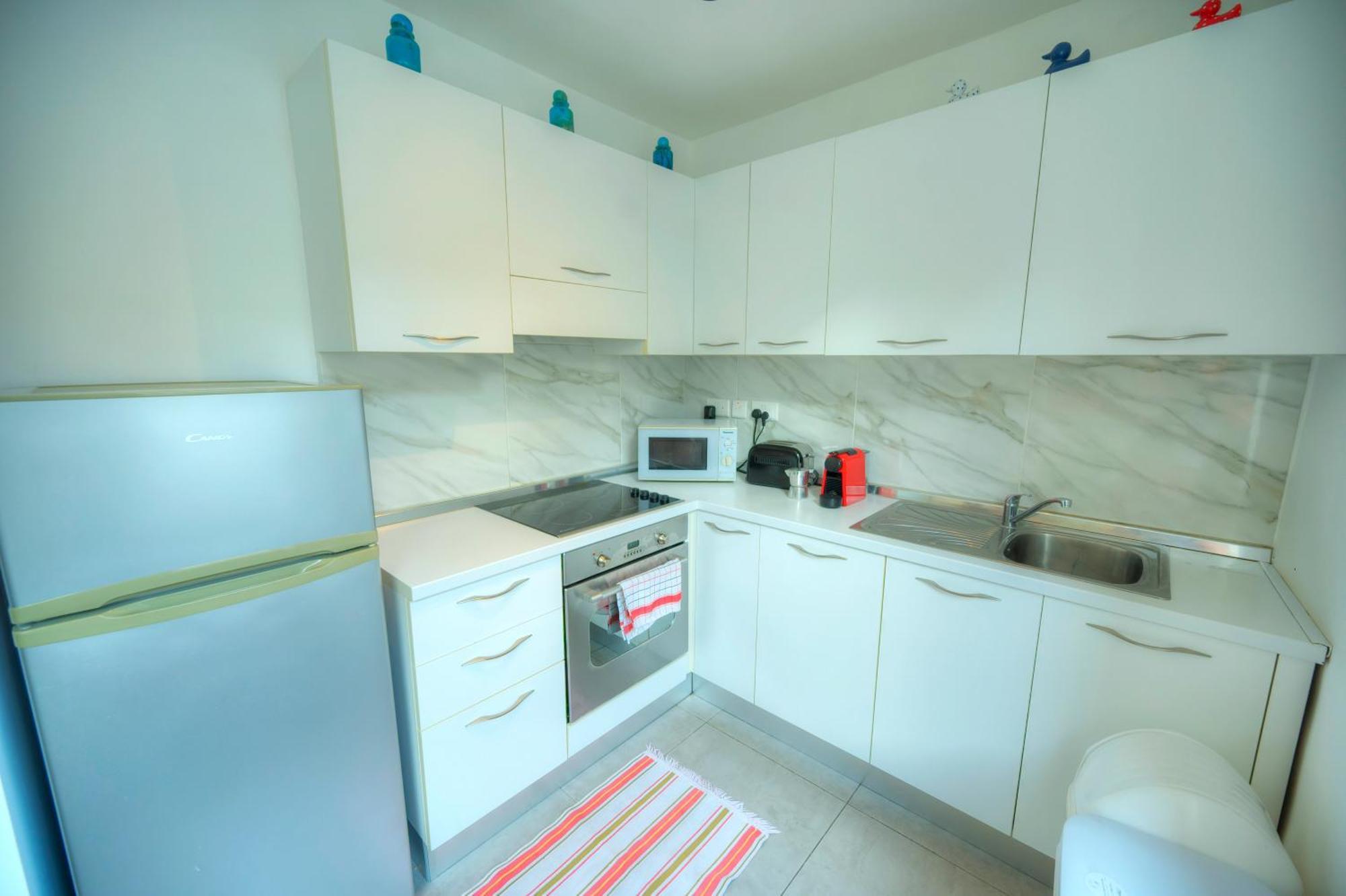 Seaview Sliema 30 Seconds To High Street & Ferry, 2X Double En-Suite Bedrooms, Modern Whole Traditional Townhouse, Kitchen, Living Area, & Roof Terrace Eksteriør bilde